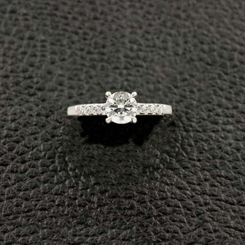 Round Diamond Engagement Ring