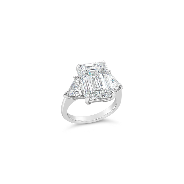Emerald cut & Trilliant Diamond Ring