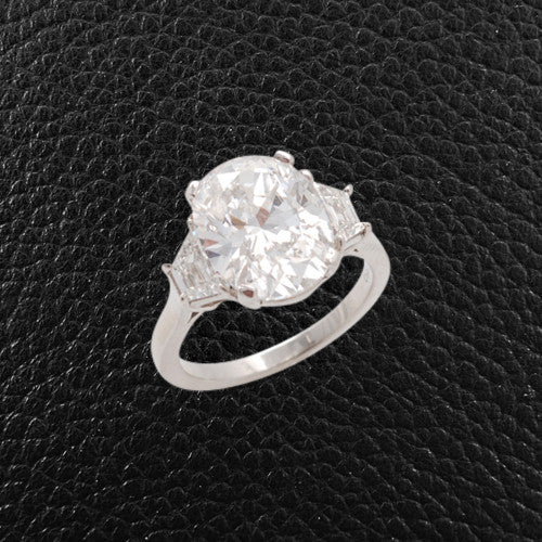 Oval Diamond Ring