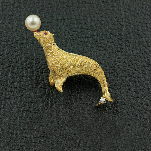 Yellow Gold Seal Pin