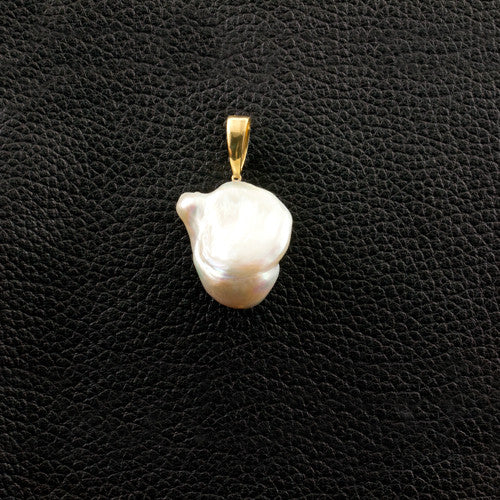 Baroque Pearl Pendant